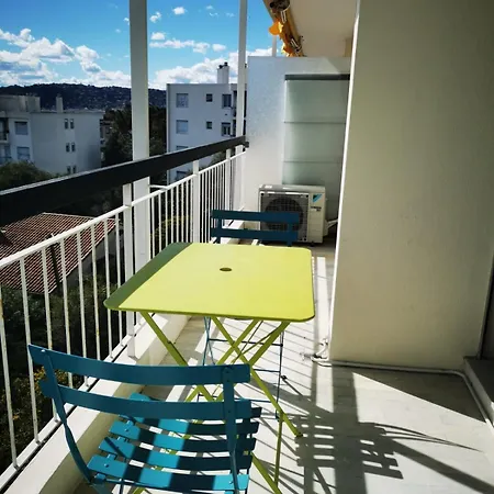 Bright 1-bedroom 'les Alizees' With Air Conditioning And Parking * Juan-les-Pins