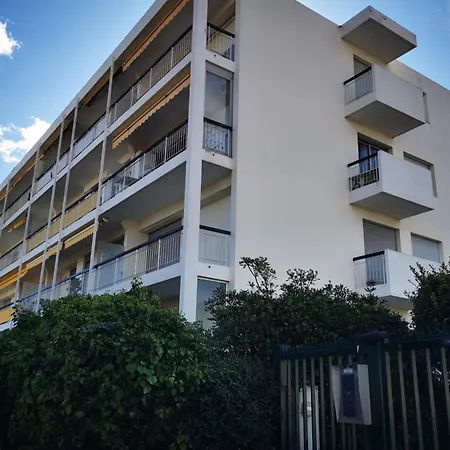 Bright 1-bedroom 'les Alizees' With Air Conditioning And Parking